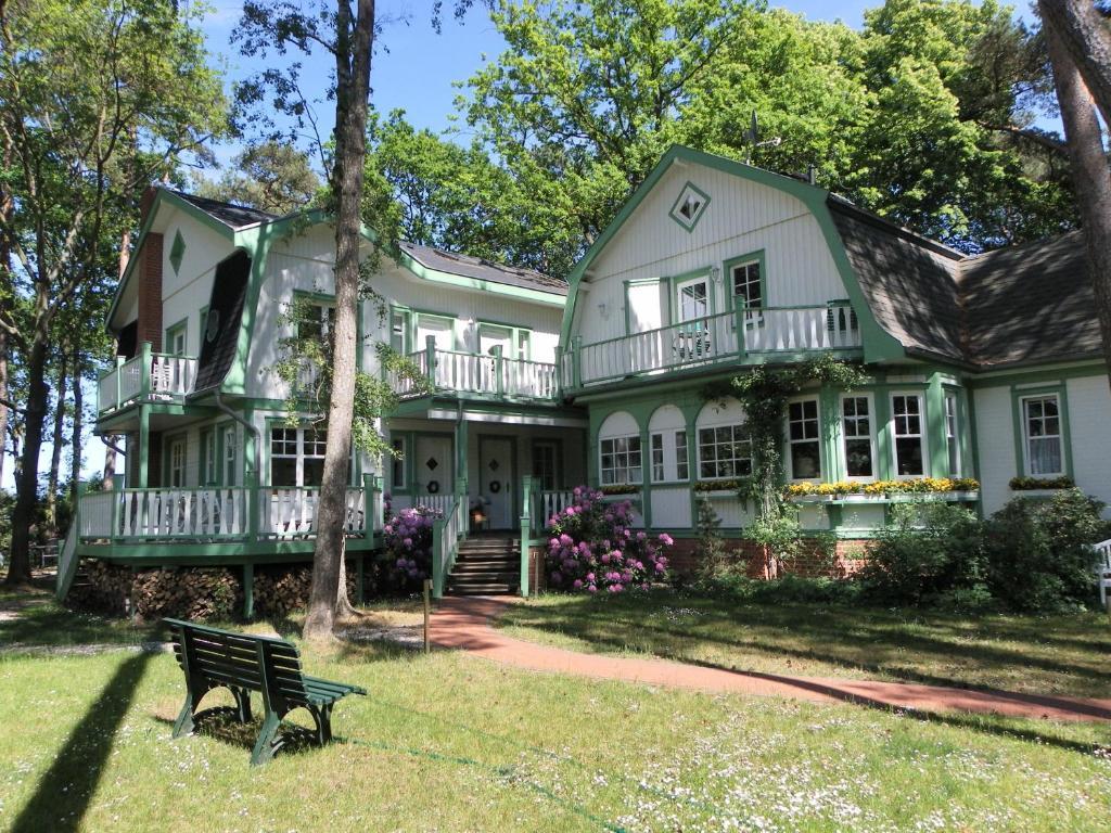 Landhaus Victoria บอลเทินฮาเกิน ภายนอก รูปภาพ